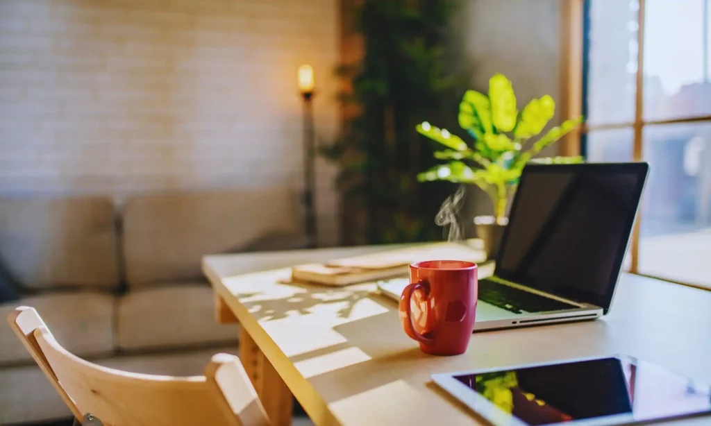Onthedesk-about-us-pic